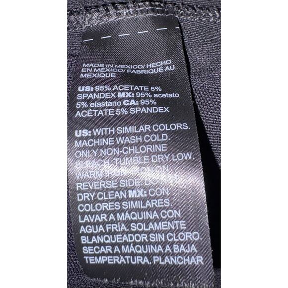 Chico’s Travelers Slinky V-Neck Blouse 3/4 Sleeves Size 4 (XXL) - Picture 4 of 4